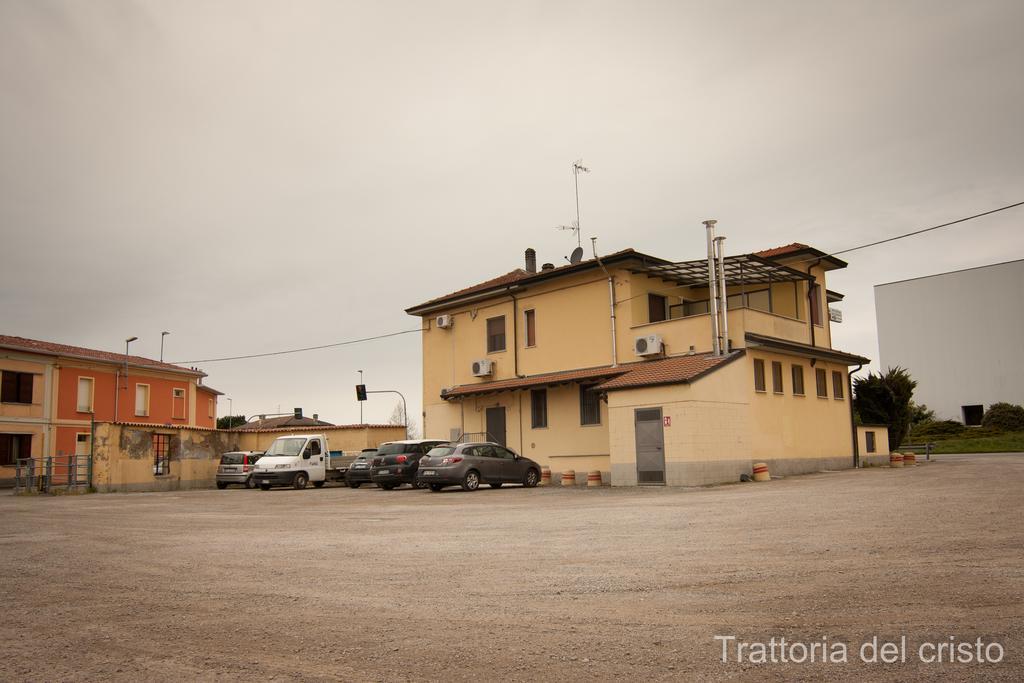 Affittacamere Trattoria Del Cristo Ospedaletto Lodigiano Eksteriør billede