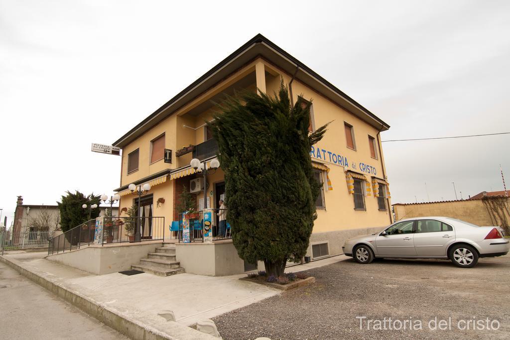 Affittacamere Trattoria Del Cristo Ospedaletto Lodigiano Eksteriør billede