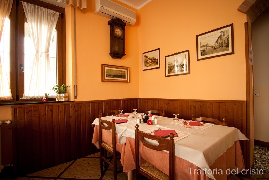 Affittacamere Trattoria Del Cristo Ospedaletto Lodigiano Eksteriør billede