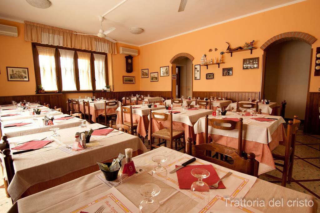 Affittacamere Trattoria Del Cristo Ospedaletto Lodigiano Eksteriør billede